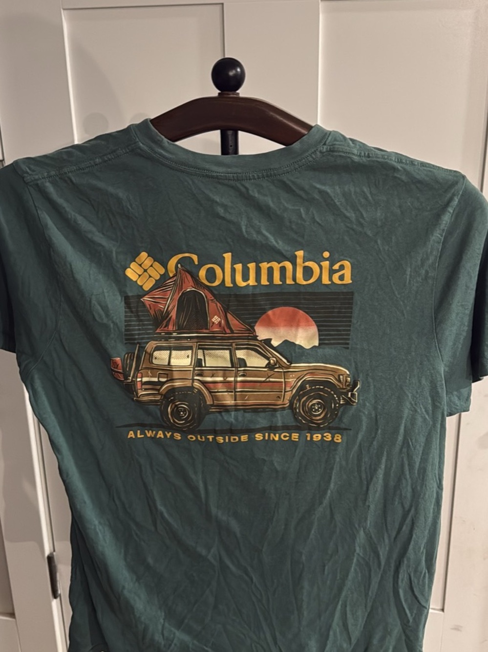 Columbia Teal Short-Sleeve Tee with Outdoor SUV Graphic